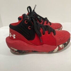 Pre loved kids under armour basketball sneakers size 11